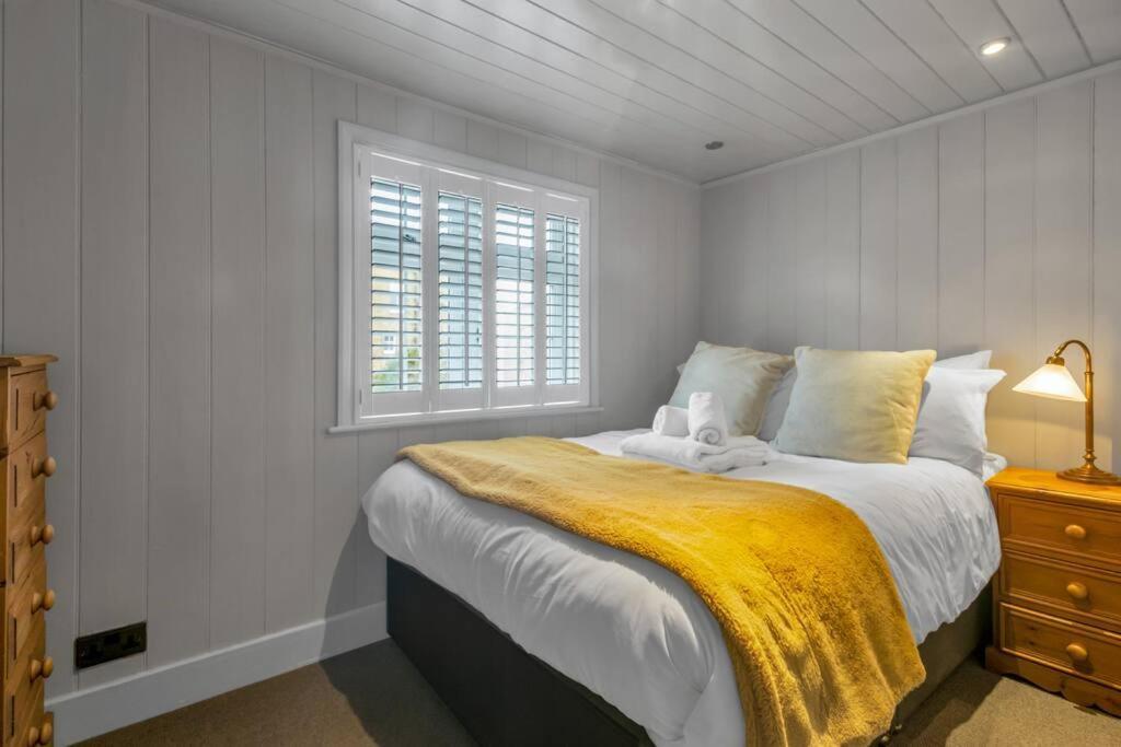 Two Bedroom Private Cottage With Private Parking Just By The Sea Herne Bay Exterior photo